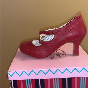 Red flapper shoes